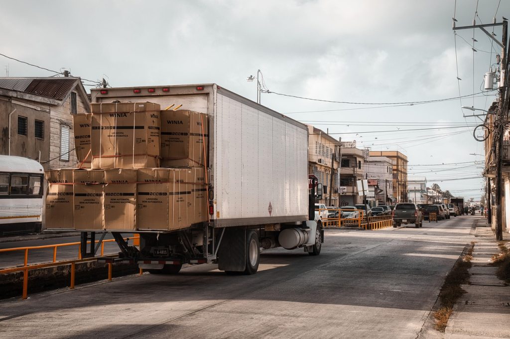 Zippyy dashboard showing real-time B2B delivery tracking and logistics insights"
